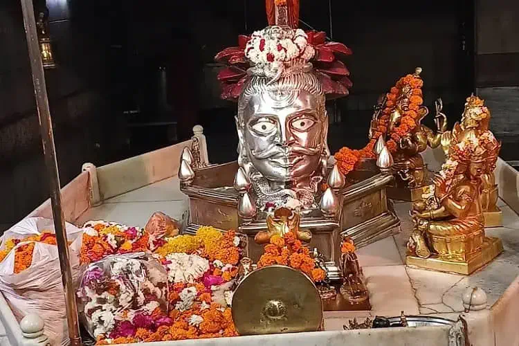 Mankameshwar Temple, Agra: History, Timings & Must-Visit Attractions